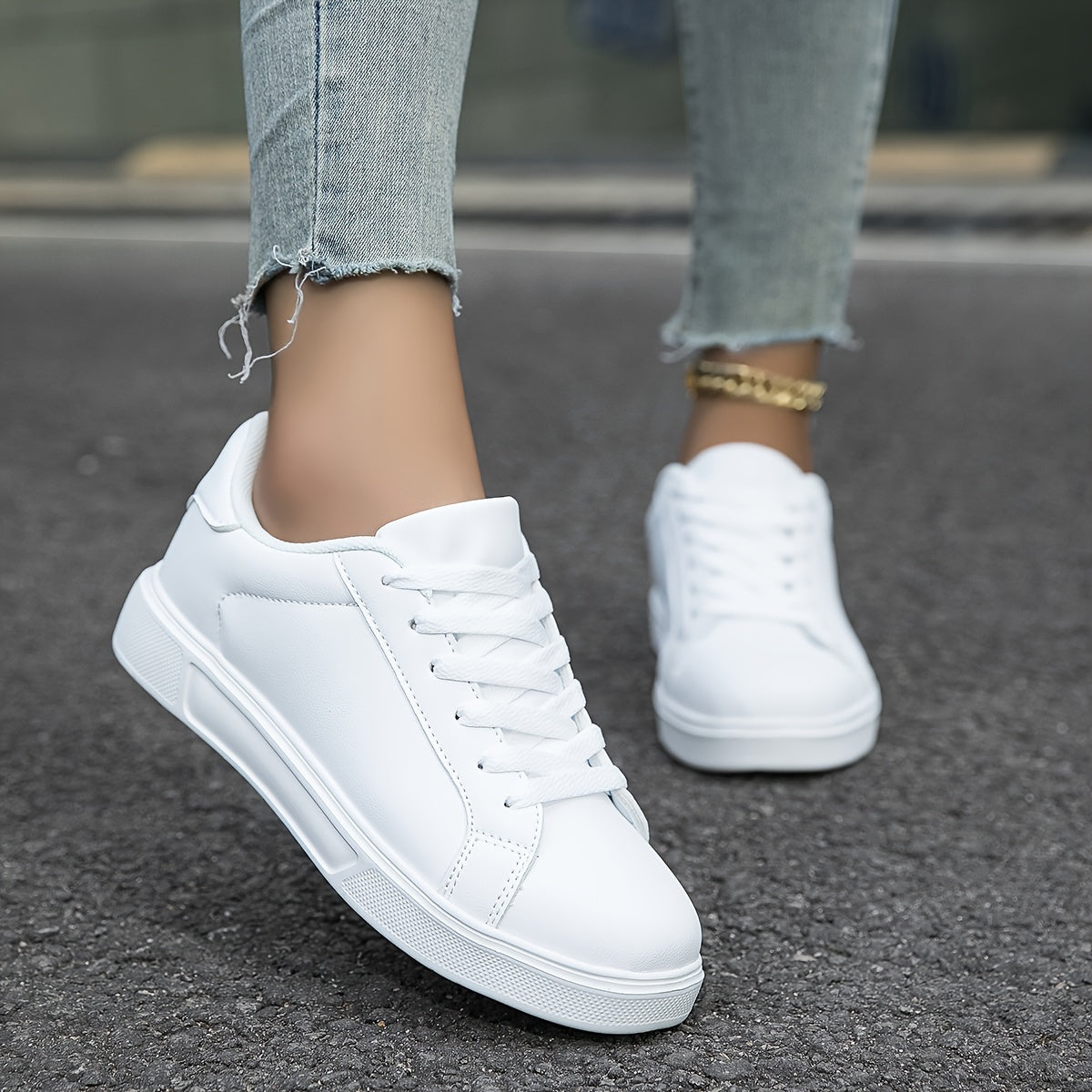 Vanta Low-Top Sneaker
