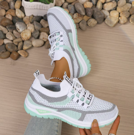 LUNOX LIGHTWEIGHT SNEAKERS